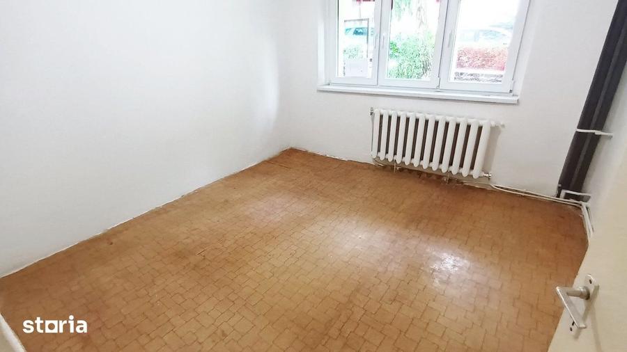 Apartament cu 3 camere decomandat în Zorilor