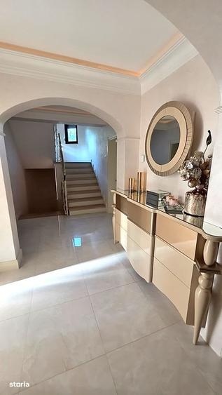 Vila P+2 - Piscina - Teren 1223 mp - Garaj - Panouri solare - 2