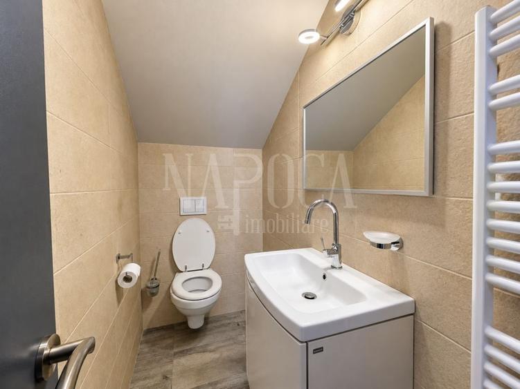 Casă individuală cu 4 camere cu Canalizare în Central