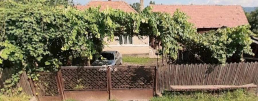Casă cu 4 camere cu Teren 32 Mp în Deda