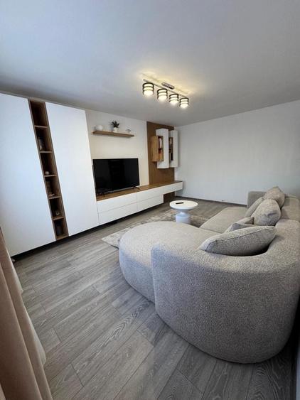 Apartament cu 2 camere decomandat în George Enescu
