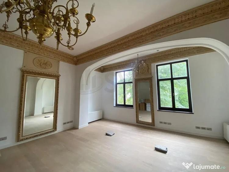 Casă cu 7 camere cu Teren 600 Mp în Grădina Icoanei