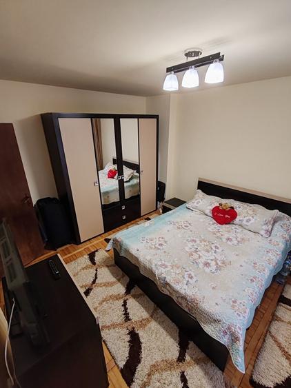 Apartament cu 3 camere decomandat în Sud