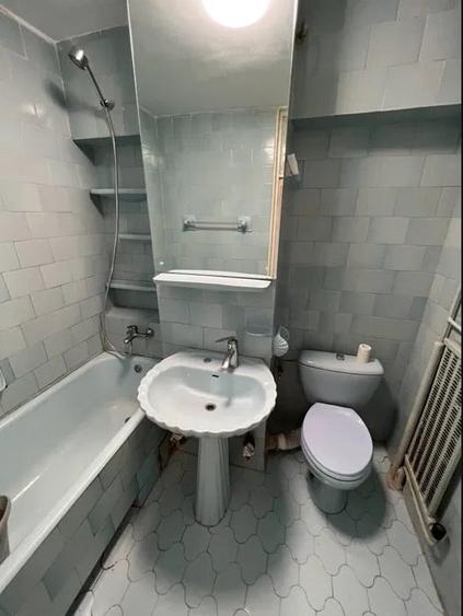 Apartament cu 4 camere decomandat în Berceni