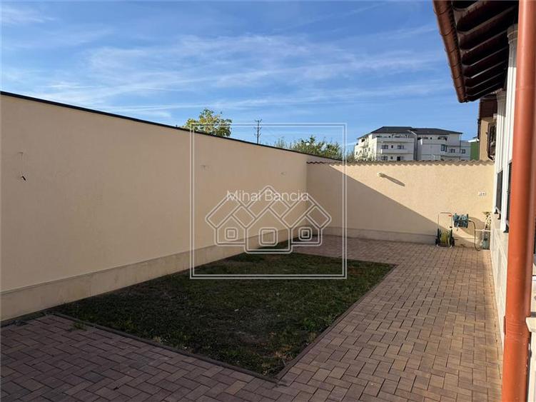 Casa de vanzare, 150 mp, terasa si parcare, Tineretului