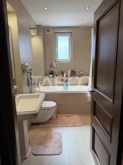 Apartament cu 3 camere decomandat, mobilat în Andrei Mureșanu
