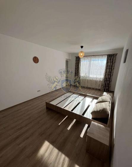 Apartament cu 2 camere decomandat, mobilat în Tractorul