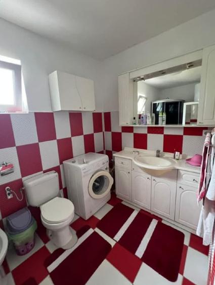 Casă individuală cu 4 camere cu Canalizare în Nord
