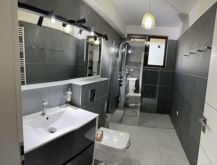 Casă cu 4 camere cu Teren 250 Mp în Central