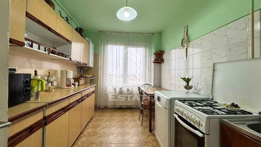 Apartament cu 3 camere decomandat în Take Ionescu