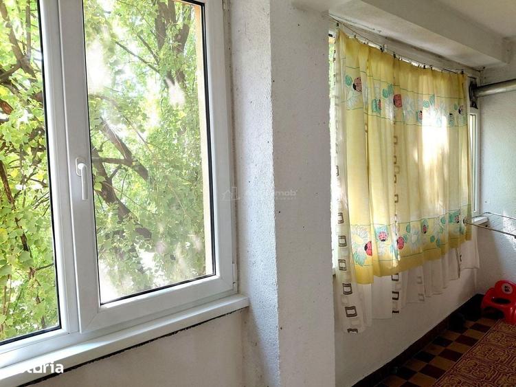 Apartament cu 4 camere decomandat în Central