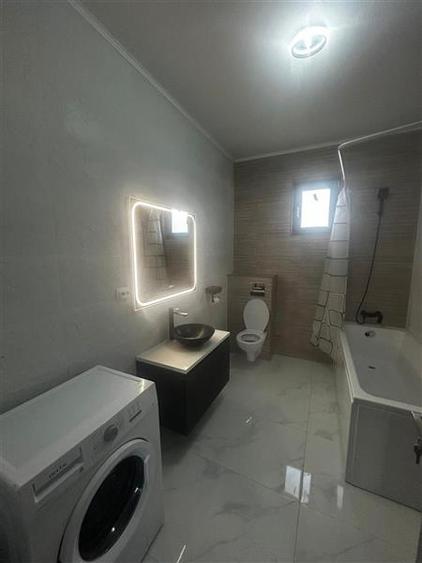 Casă individuală cu 4 camere cu Canalizare în Central