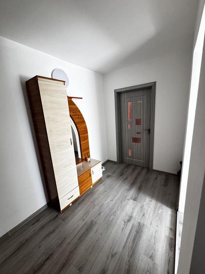 Apartament cu 2 camere semidecomandat în Unirii Sud