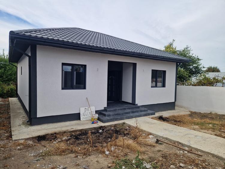 Casă cu 4 camere cu Teren 268 Mp în Est