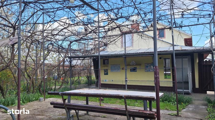 Casă cu 3 camere cu Teren 500 Mp în CFR
