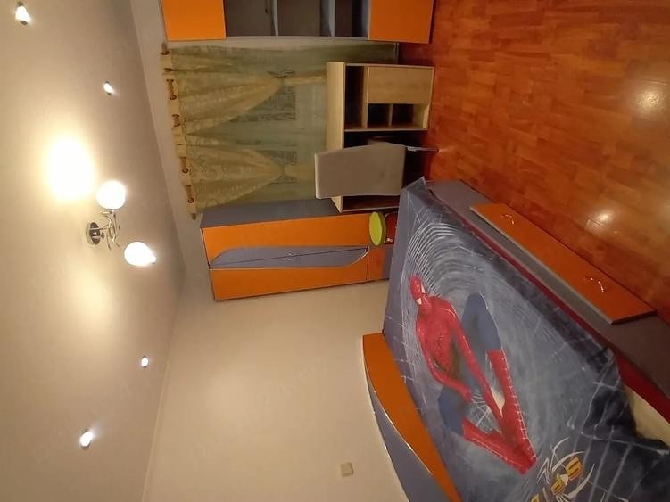 Apartament cu 3 camere decomandat în Exterior Vest
