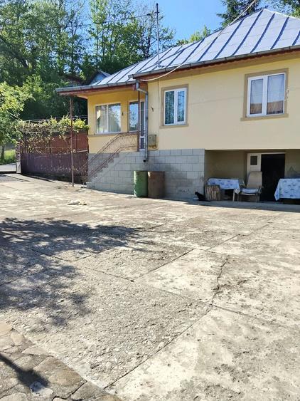 Casă cu 3 camere cu Teren 1538 Mp în Bezdead