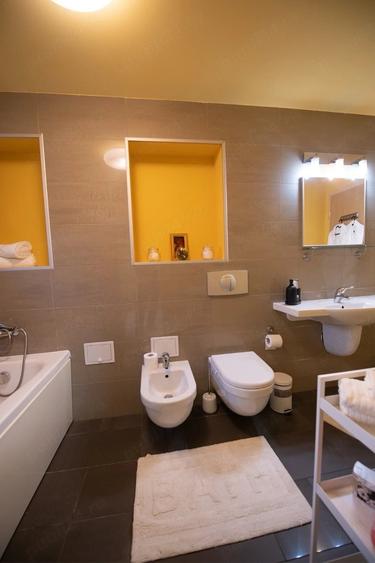 Apartament cu 2 camere decomandat în Lipovei