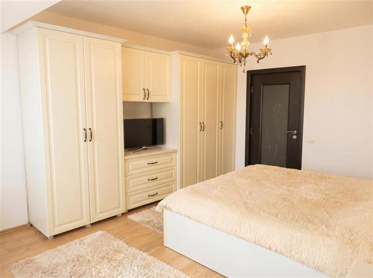 Apartament cu 3 camere decomandat în Burdujeni
