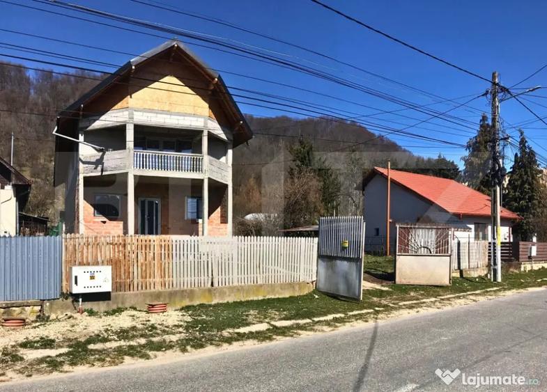 Casă cu 2 camere cu Teren 3050 Mp în Bezdead