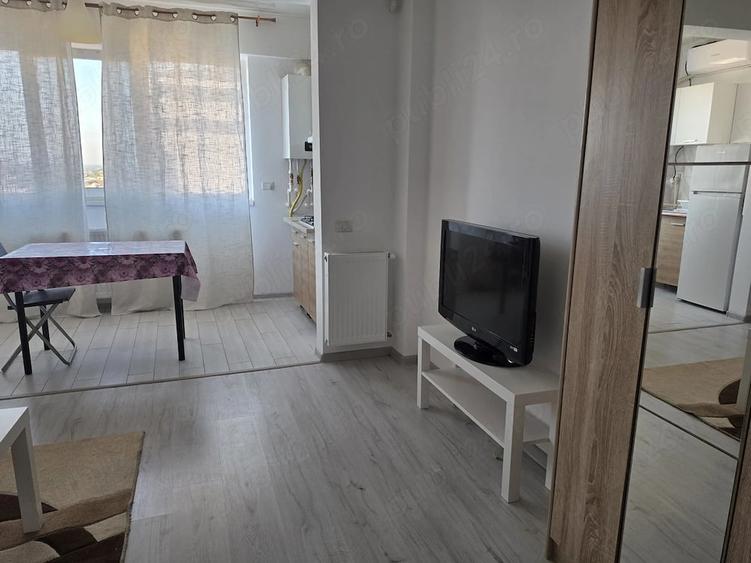 Garsonieră decomandată în Uverturii
