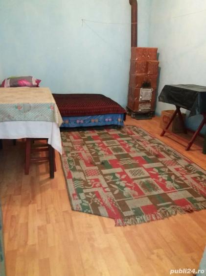 Casă cu 4 camere în Poiana Mare