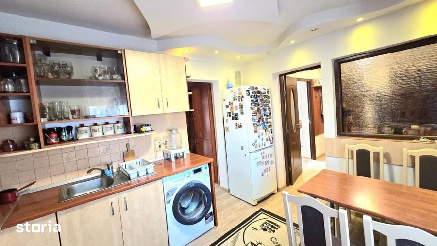 Apartament cu 3 camere în Micro 14