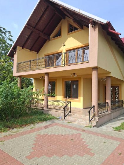 Casă cu 4 camere în Central
