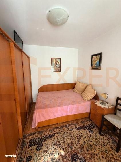 Apartament cu 3 camere semidecomandat în Casa de Cultură