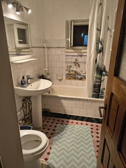Apartament cu 3 camere în Valea Moșneagului