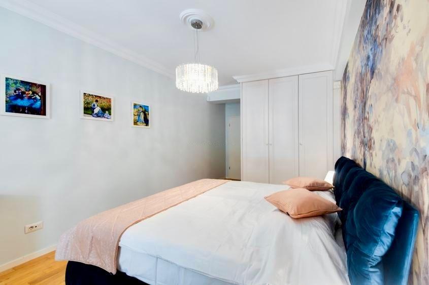 Apartament cu 2 camere în Calea Victoriei