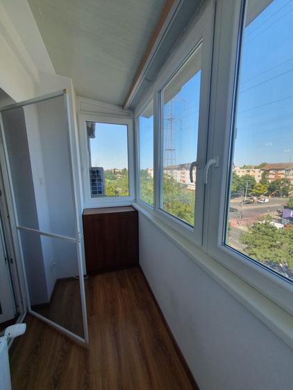 Apartament cu 3 camere decomandat în Lipovei