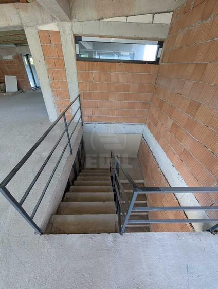 Spațiu comercial, de 162 mp, în Florești