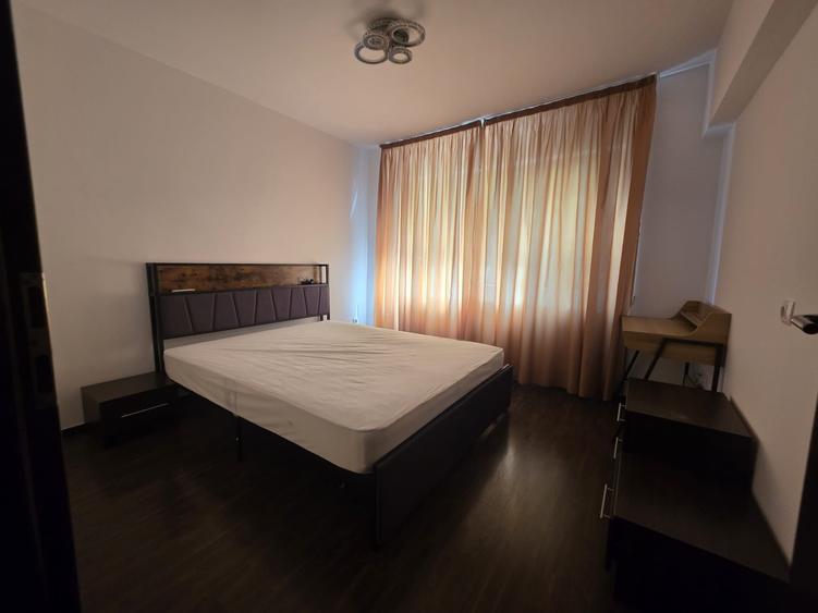 Apartament cu 3 camere decomandat în Berceni