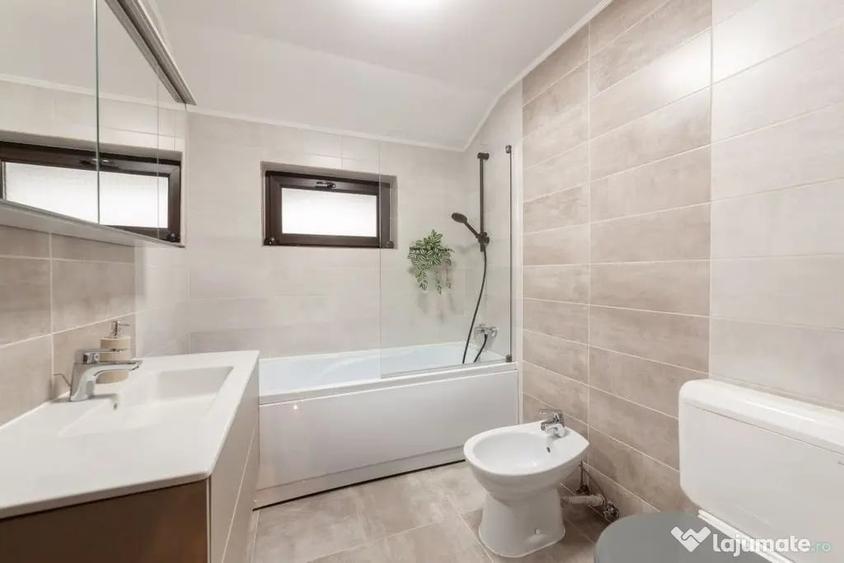 Casă cu 5 camere cu Teren 202 Mp în Trivale