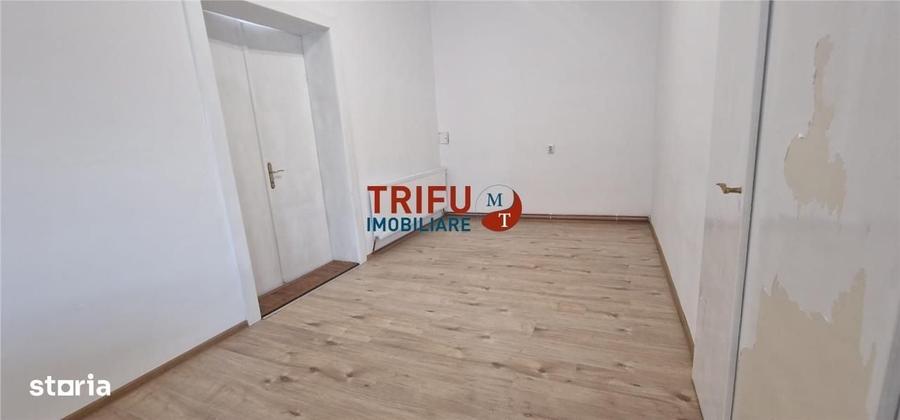 Casă cu 3 camere cu Teren 430 Mp în Central