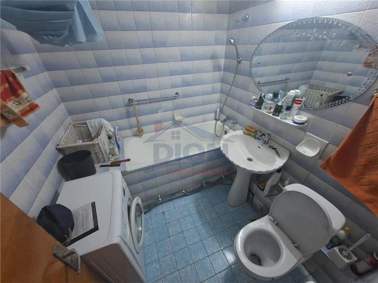 Apartament 3 camere, decomandat, Piata Sfanta Vineri - 9