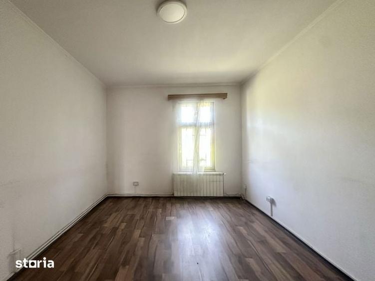 Casă cu 4 camere cu Teren 200 Mp în Ștefăneștii de Jos