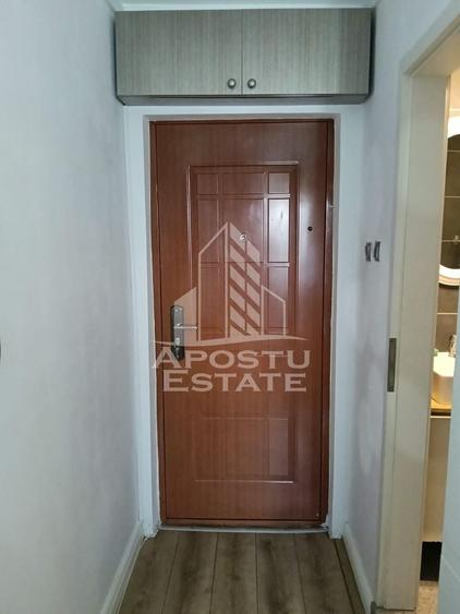Garsonieră nedecomandată, mobilată în Complex Studențesc