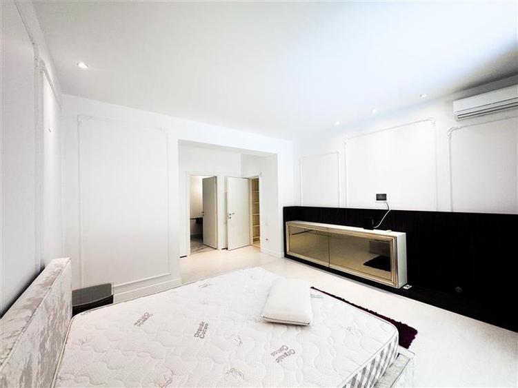 Apartament cu 5 camere decomandat, mobilat în Nordului