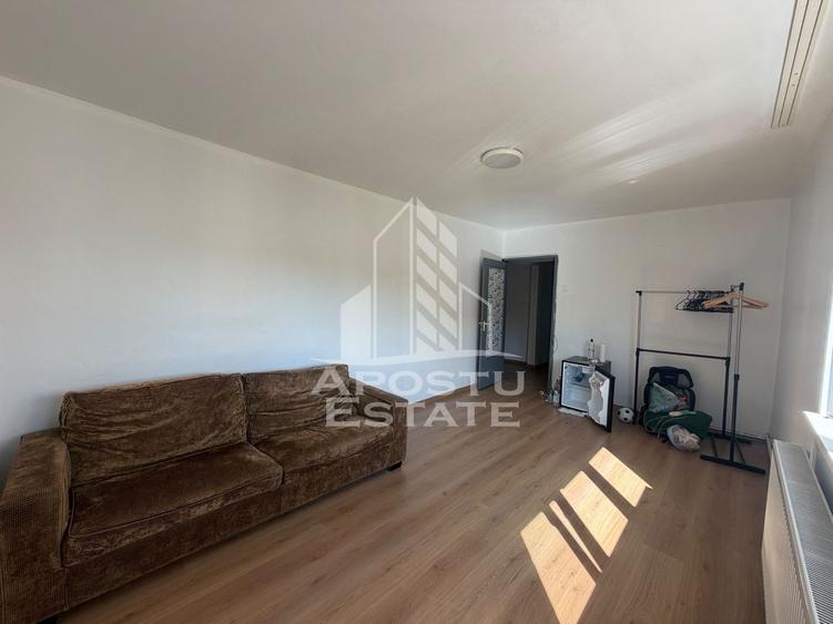 Apartament cu 2 camere semidecomandat, mobilat în Lipovei