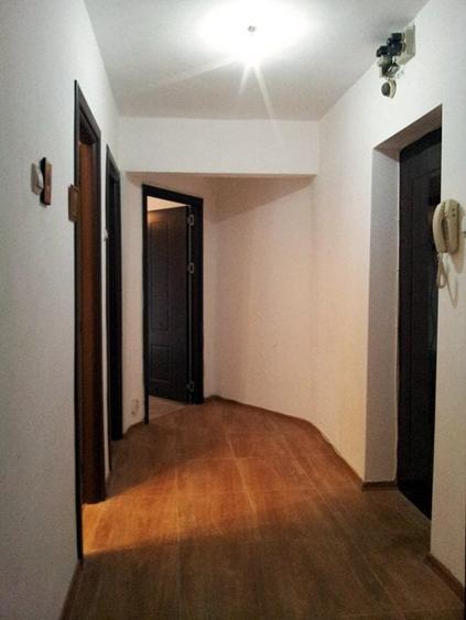 Spațiu comercial, de 63 mp, în Tei