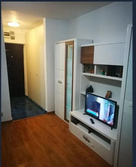 Garsonieră semidecomandată, mobilată în Dristor