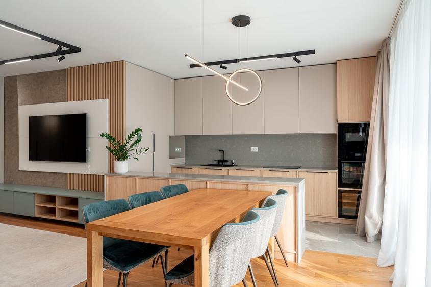 Apartament cu 4 camere semidecomandat în Cotroceni