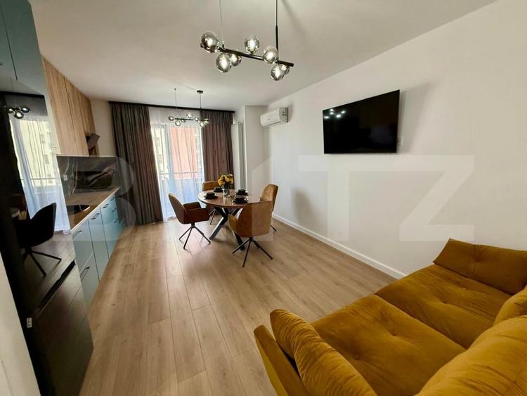 Apartament cu 3 camere semidecomandat, mobilat în Nufărul