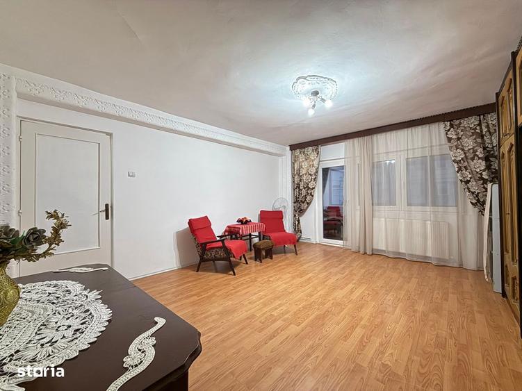 Apartament cu 3 camere, mobilat în Central
