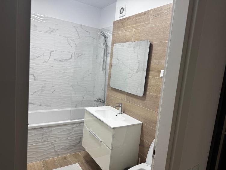 Apartament cu 2 camere decomandat, mobilat în Central