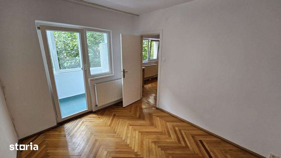 Apartament cu 3 camere în Semicentral