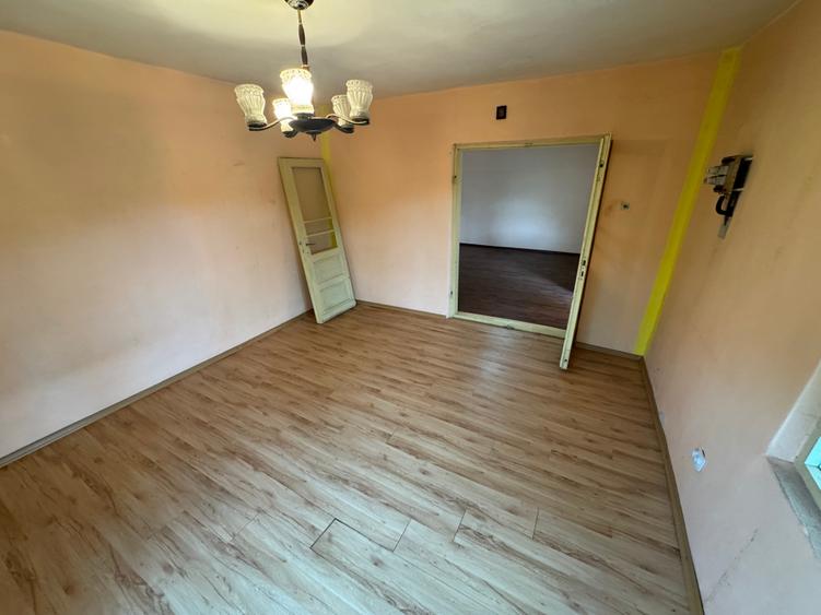 Casă individuală cu 4 camere cu Canalizare în Rahova