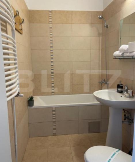 Casă cu 5 camere cu Teren 250 Mp în Central
